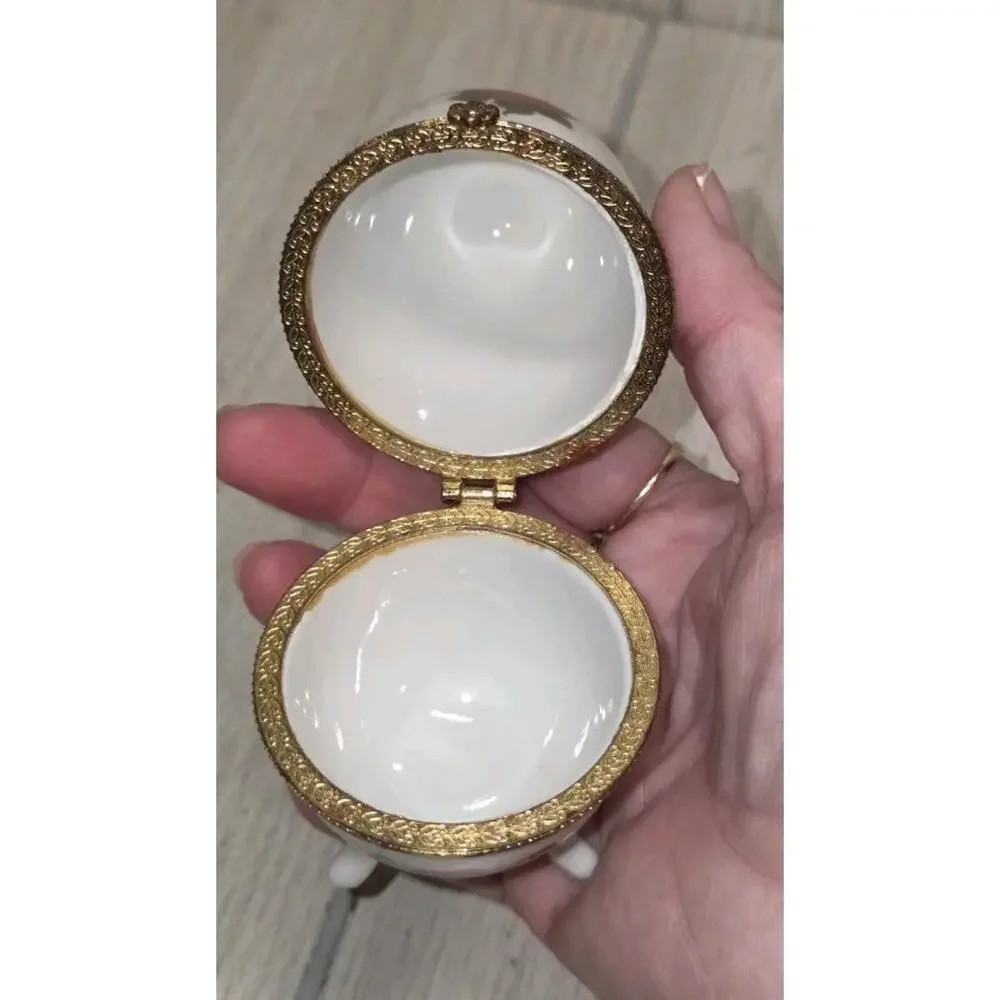 Unbranded vintage porcelain